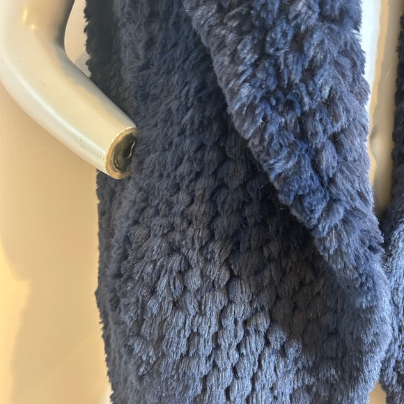 Gorgeous Dolce Cabo Midnight Blue Faux Fur Vest❤️L - Picture 8 of 14